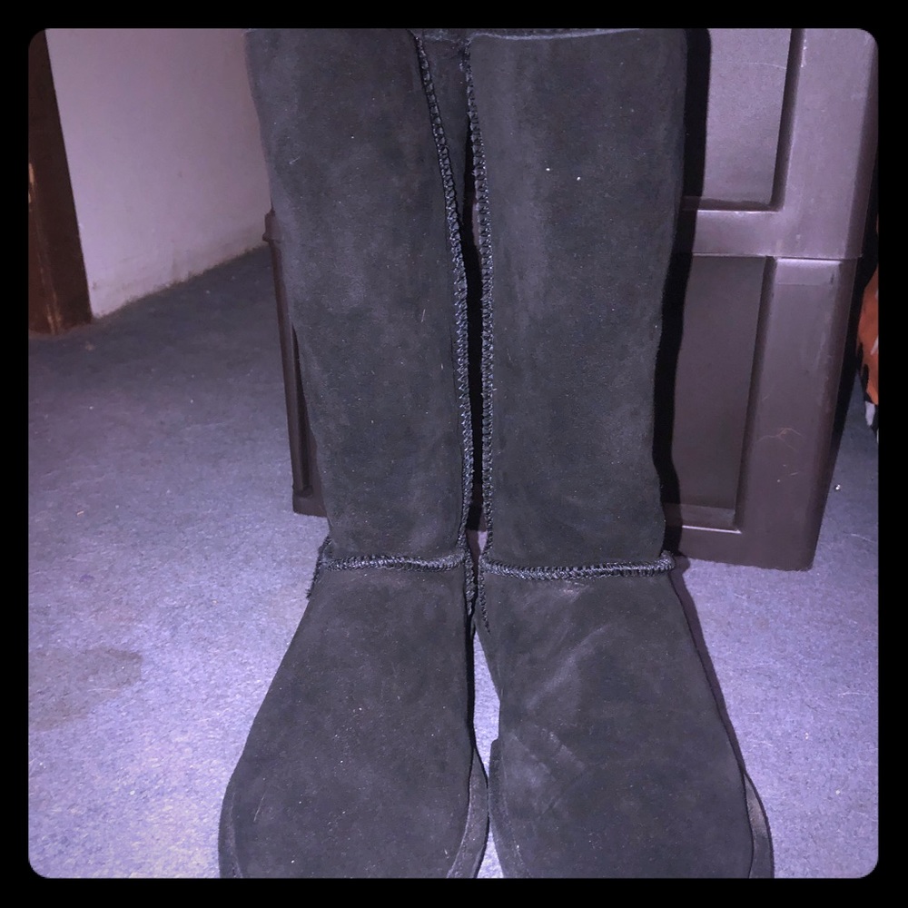 Bear paw boots,